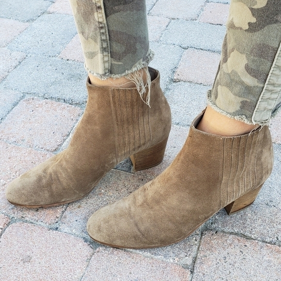 Vince Haider Taupe Suede Chelsea Ankle Boots in Flint Size 10 - Picture 1 of 12